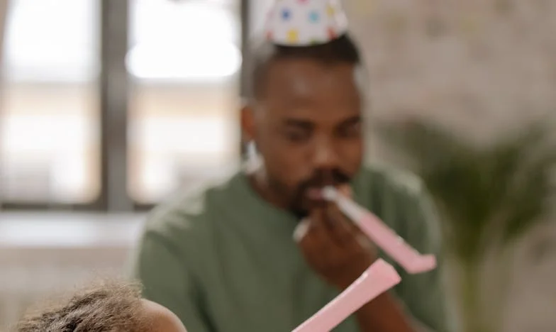 Dom, który nigdy nie był nasz: Opowieść o rodzinnym zdradzie