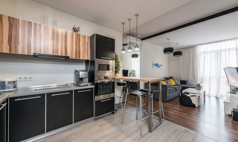 „Ivana, otwórz, przecież wiesz, że nie mam do kogo” — kiedy sąsiadka weszła mi w życie bez pytania