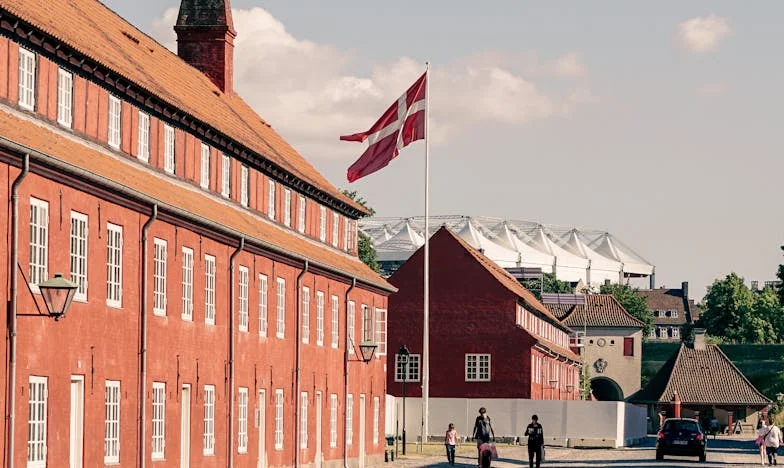 Jak próbowałam powstrzymać nieproszonych krewnych, którzy psuli każdą rodzinną uroczystość – historia pełna napięcia i rodzinnych tajemnic