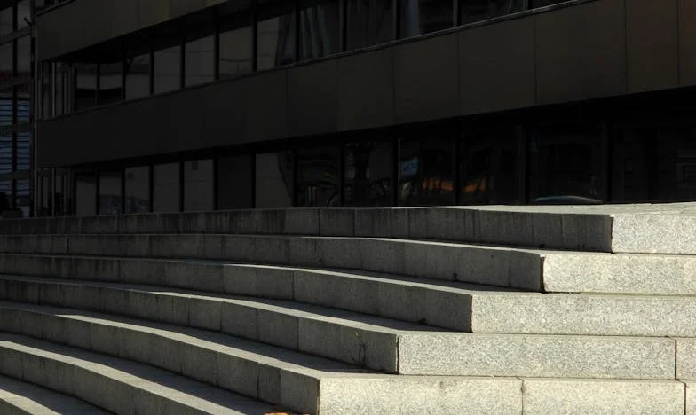 Zdrada pod jednym dachem: Historia o niewierności, kradzieży i rodzinnych ranach