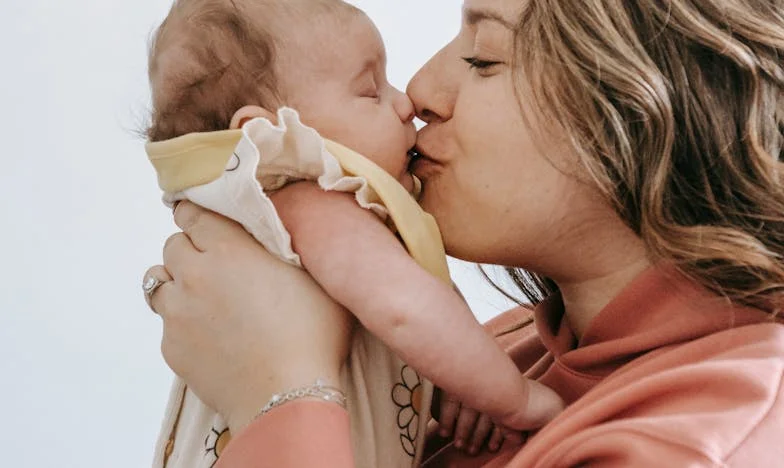 Związana przez Miłość: Moja Droga do Wolności od Pawła