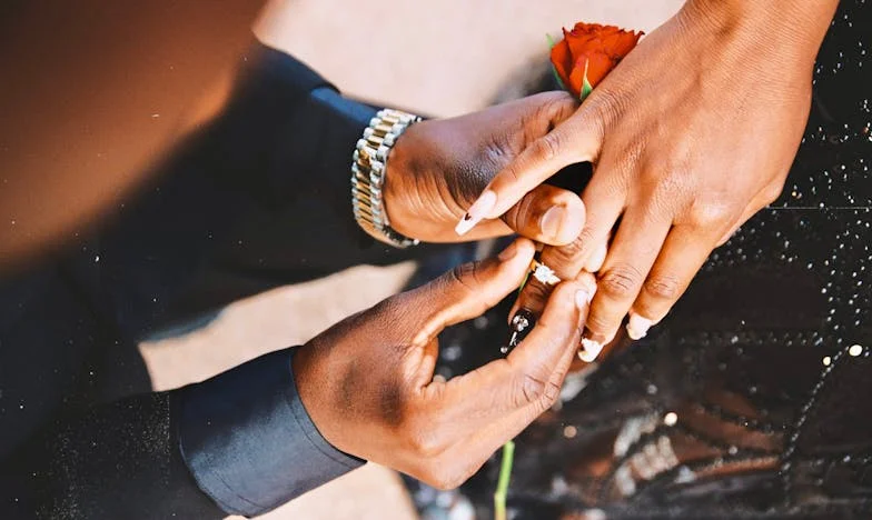 Segítség! A fiam elárult, és nem tudom, mit tegyek – Egy anya vallomása a megbocsátásról és a családi hűtlenségről