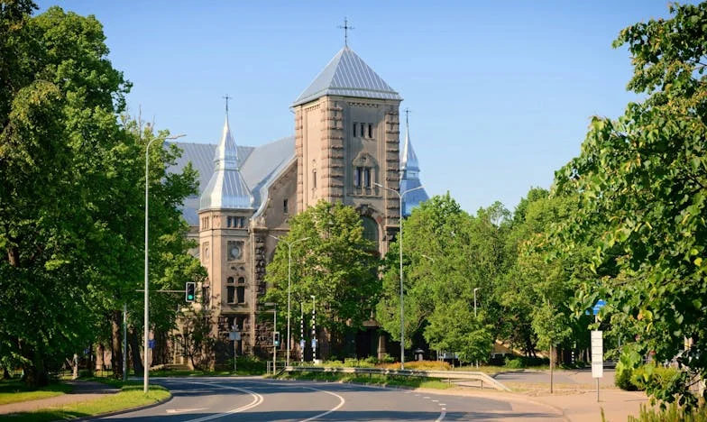 Békét keresve: Egy meny története az anyósával vívott harcban