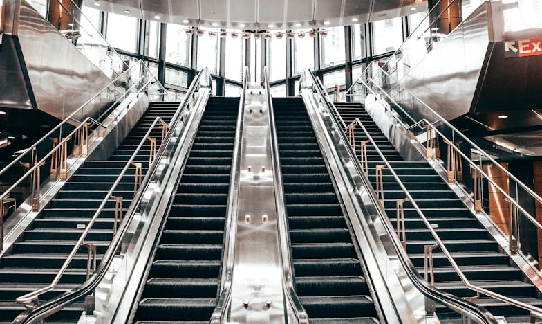 Két barátnő, egy ház, és a múlt árnyai – Egy újrakezdés ára