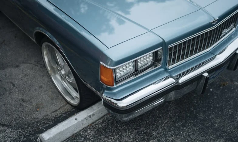 Két barátnő – Egy panelház, két élet, egy végzetes este