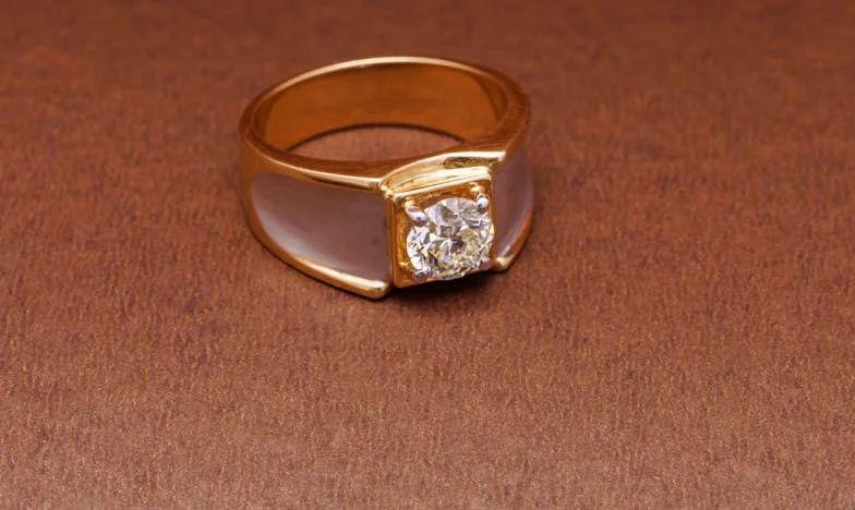 Szívek találkozása: Egy idős ember magányának és családi újraegyesülésének története