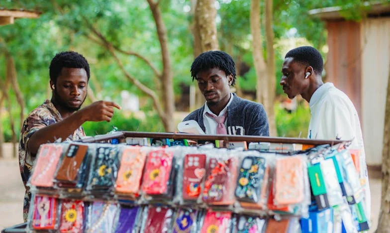 A Balaton árnyékában: Egy nagymama, két unoka, és a családi béke ára