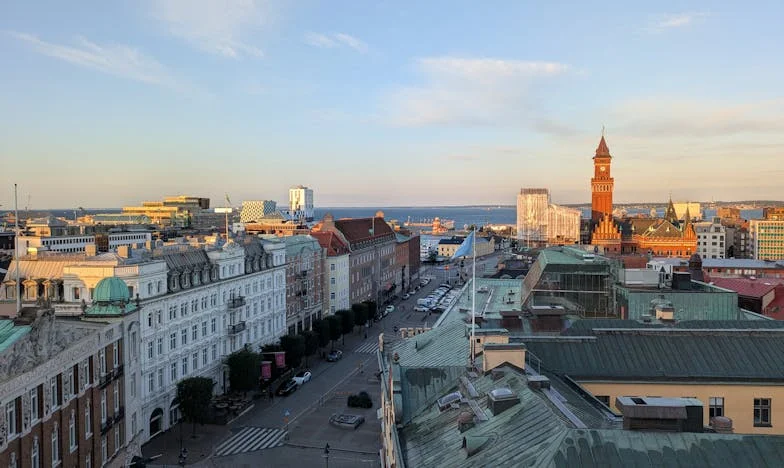 Az Ígéretek Árnyékában: Egy Magyar Nő Útja a Szabadság Felé