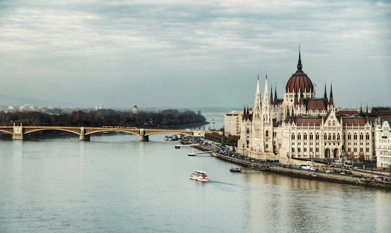 „Mama, kihagytál egy foltot!” – Egy magyar anyós élete a frontvonalban