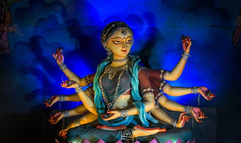 Szeretni vagy hűségesnek maradni? – Egy magyar család története