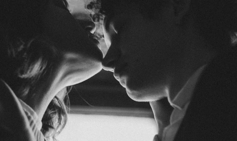 Amikor a férjem az anyját választotta helyettem: Egy budapesti asszony vallomása hűtlenségről, titkokról és családi árulásról