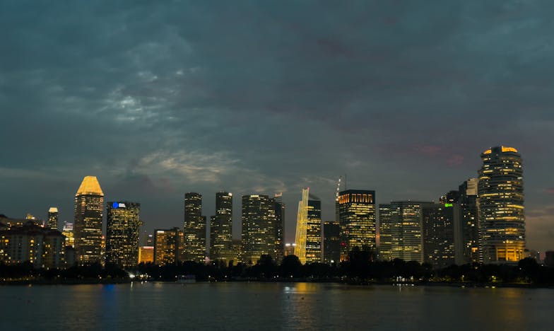 Amikor a pénz szétfeszíti a családot: Miért nem tudok segíteni a húgomnak