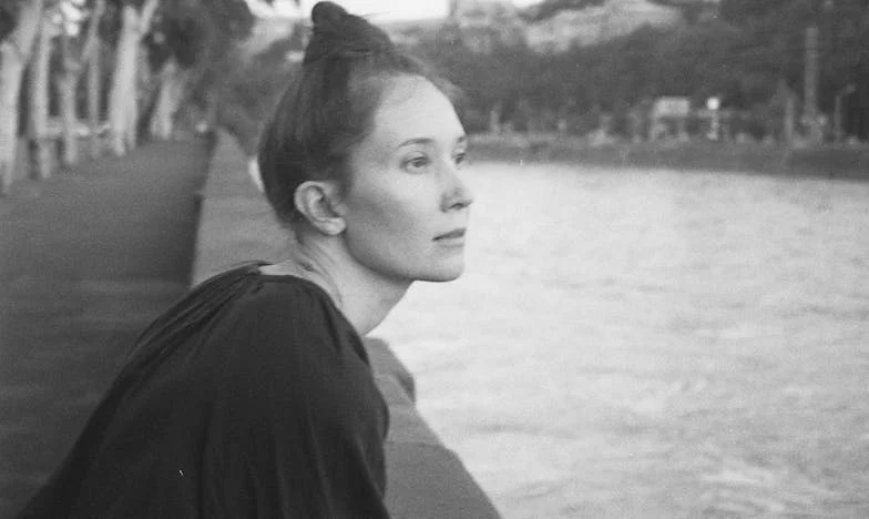 Anyósom árnyékában – Egy magyar család drámája a négy fal között