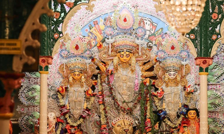 Becsuktam a szemem a férjem árulásai előtt – egészen addig, amíg az utcán össze nem estem