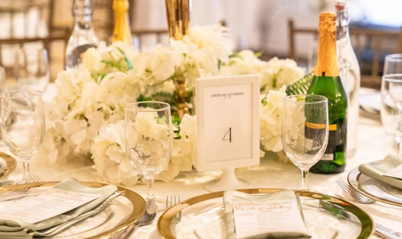 Két tűz között: Anyám házában, férjem oldalán