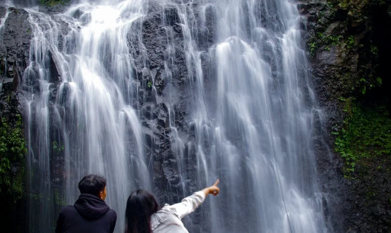„Ne siess az esküvővel, Lilla!” – Egy menyasszony menekülése egy idegen család szorításából