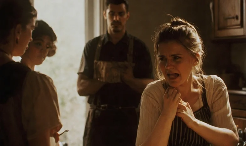 Repedés és Kiengesztelődés – Egy magyar család széthullása és újjászületése