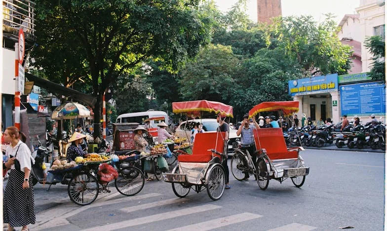 „Becsukom mögötted az ajtót, mert már nem bírok rád nézni” – Egy asszony harminc év után marad magára