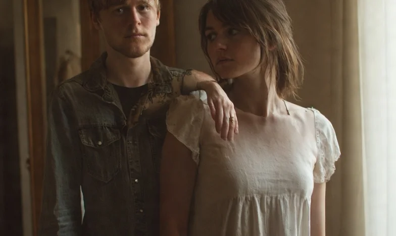 „Egy hónapod van, hogy elköltözz!” – mondta az anyósom. A férjem... mellé állt.