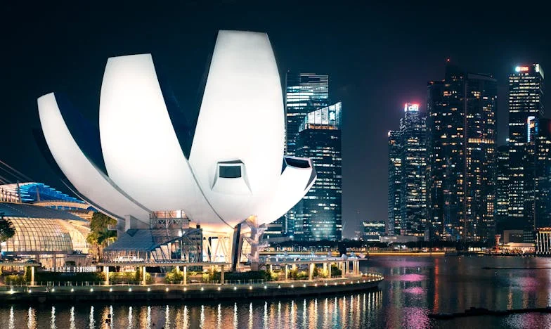 „Nem vagy többé az, aki voltál” – Egy család széthullása a hatalom árnyékában