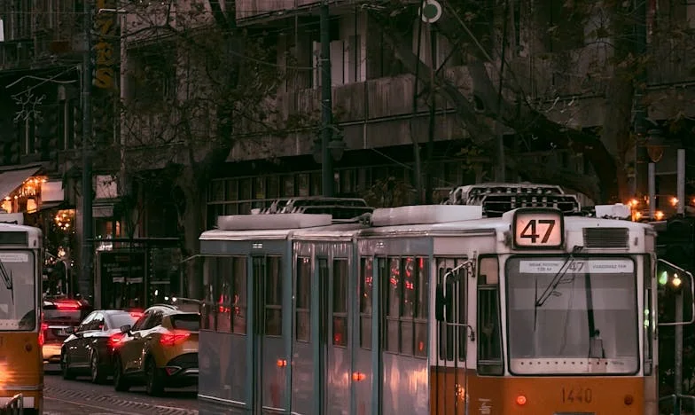 Amikor az anyósom lett a világom közepe: Egy magyar család csapdájában