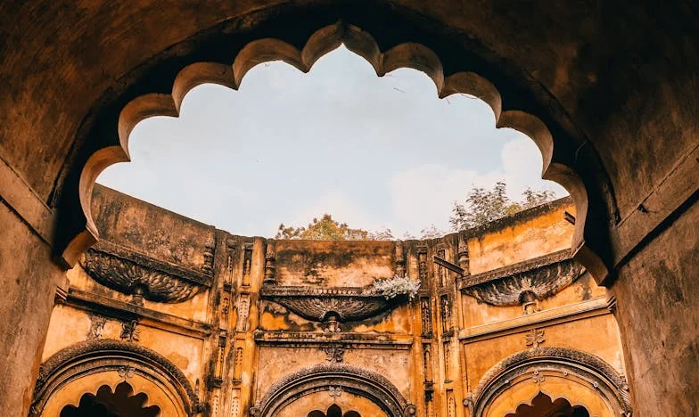 „Az én fiam nem fogja a te házadat javítgatni!” – Hogyan szakadt szét a házasságom anyósom miatt