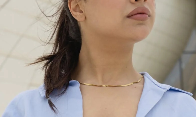 Virágok a ruhámon, könnyek az arcomon: Egy pesti gimnazista szégyenének és erejének éjszakája