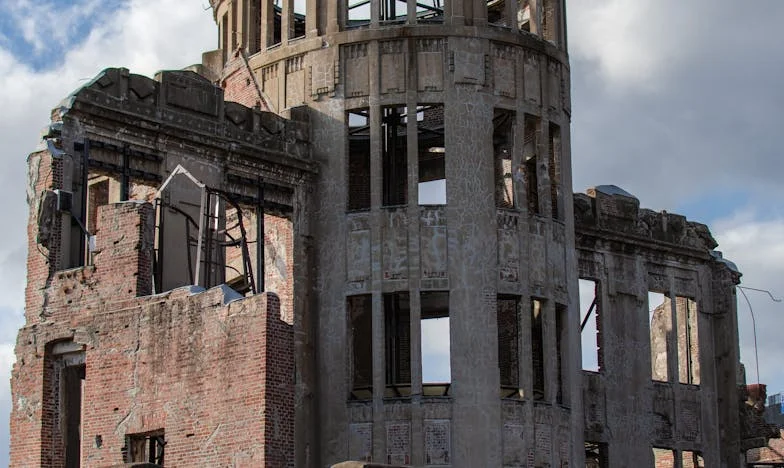 A csengő megszólal, és ott áll sírva az anyósom: A szerető kifosztotta őket – Az igazság, amit sosem akartam tudni