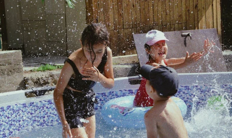 A Fal Másik Oldalán: A Határ, Amit Nem Szabad Átlépni – Magyar Rémtörténet a 304-es Lakásban