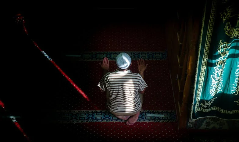 Amikor a férjem megütött, mert nem főztem vacsorát 40 fokos lázzal – egy döntés, ami mindent megváltoztatott