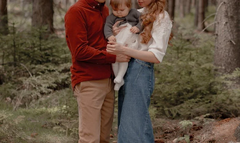 Árnyak a családi falak között: Egy magyar család széthullásának története