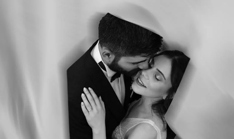 Két tűz között: Egy magyar menyasszony vallomása a családi harctérről