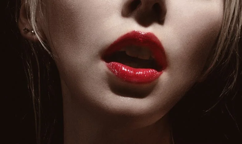 Kinevettek a turkálós ruhámat… de a sors gazdagabbá tett, mint valaha hittem volna