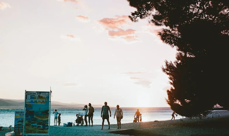 De zomer die alles veranderde: Een Nederlandse familie aan zee