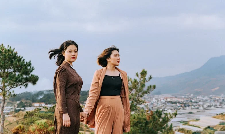 Het masker van de perfecte moeder: De hypocrisie van mijn schoonzus