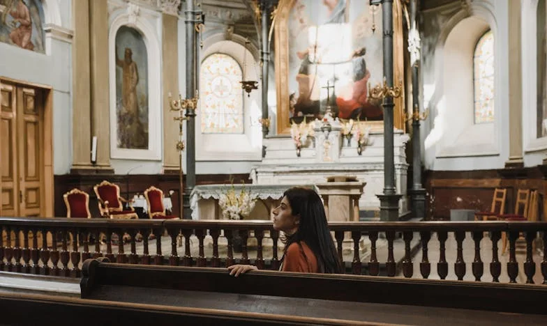Ik trouwde met een gescheiden man, maar nu denk ik zelf aan scheiden: zijn dochter wil bij ons in de studio komen wonen