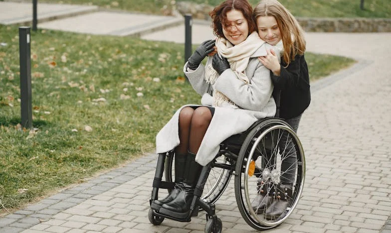 “Ik wil niet onder een brug eindigen: Mijn schoondochter vraagt me mijn appartement te verkopen voor de verbouwing van mijn zoon’s huis”