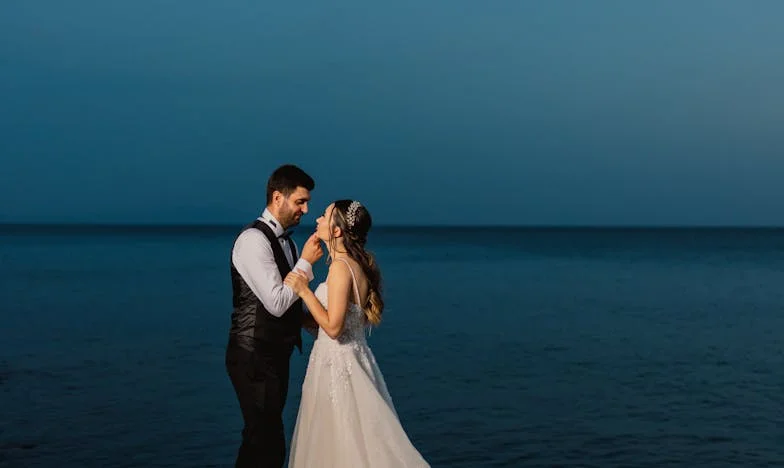 Niet uitgenodigd op de bruiloft, maar nu ineens familie: Wat moet ik doen?