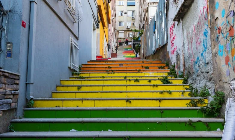 Twee jaar lang bleef mijn zoon stil – tot een schoonmaakster hem aanraakte en het onmogelijke gebeurde