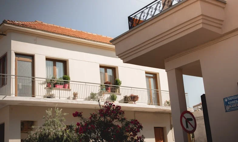 Gasten zijn weg, maar de wrok blijft: Een Vlaamse familieavond