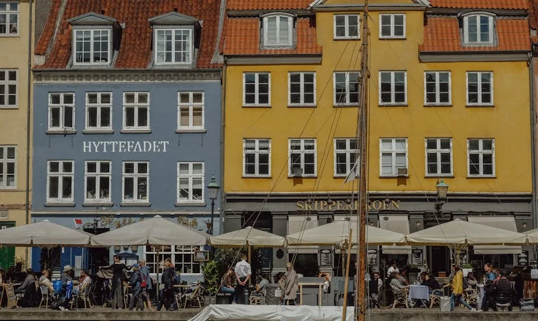 Gedwongen kiezen: Hoe ik mijn man overtuigde om zijn familie los te laten, voordat ze ons leven kapotmaakten