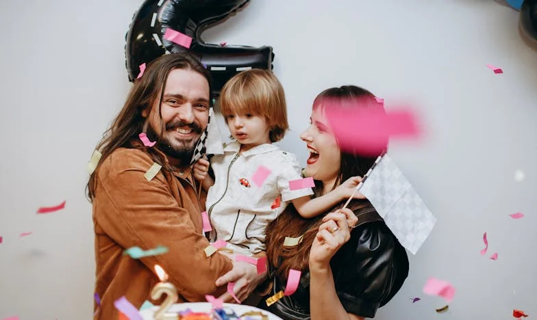 Het telefoontje dat alles veranderde: Hoe we ontdekten dat onze zoon mishandeld werd in de crèche