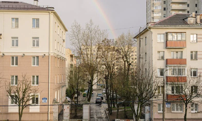 Mezi domovem a rodinou: Rozhodnutí, které změnilo vše