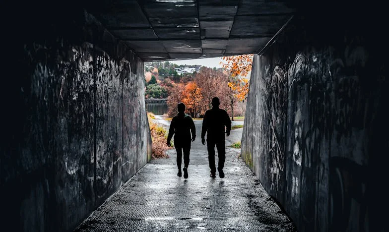 Dala jsem synovi rodinný dům. Teď se cítím jako vetřelec ve vlastním životě – udělala jsem správně?