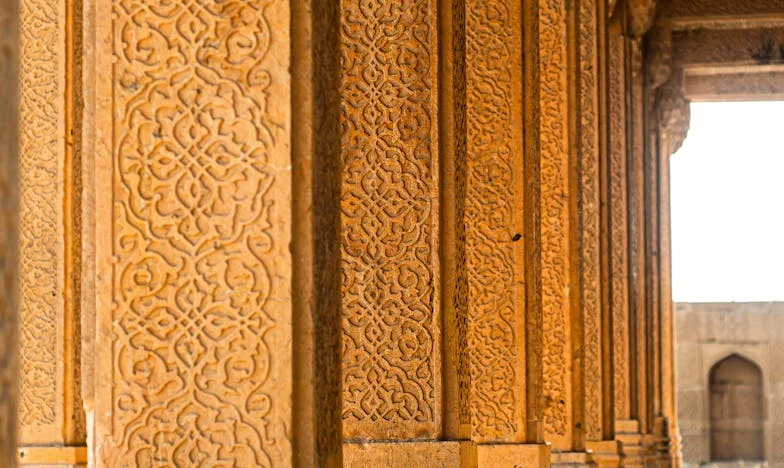 Stín na chodníku a pravda, kterou nikdo nechtěl slyšet: Příběh o ztracené důvěře a odvaze mluvit