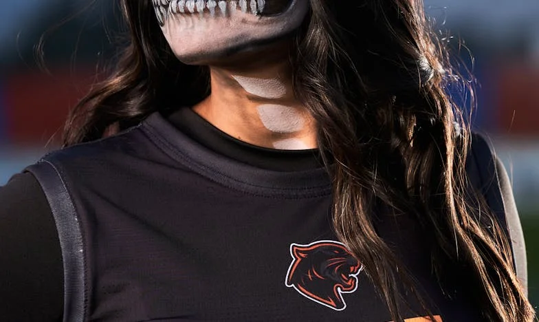 Ticho mezi námi: Matka, dcera a tajemství, které všechno změnilo