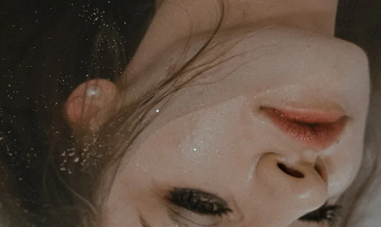 Když rodičovství bolí: Příběh nečekaného dítěte v české rodině