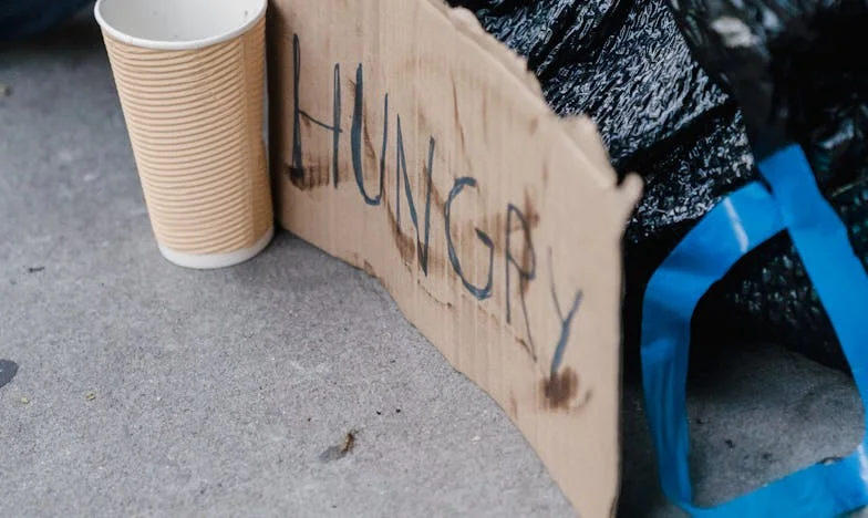 „Máma už třetí den spí“: Příběh sedmileté hrdinky z malé středočeské vesnice, která bojovala o život svých dvojčat