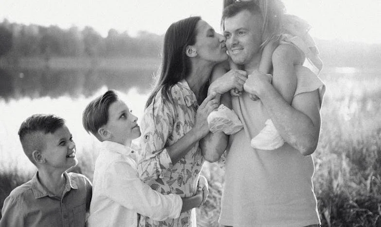 Mezi dvěma ohni: Jak jsem bojovala za svou důstojnost v české rodině