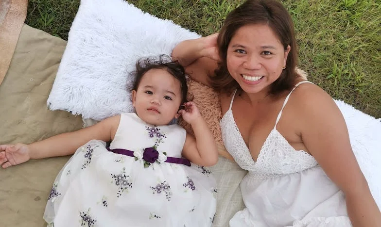 Mezi dvěma ohni: Příběh o volbě a vině v české rodině